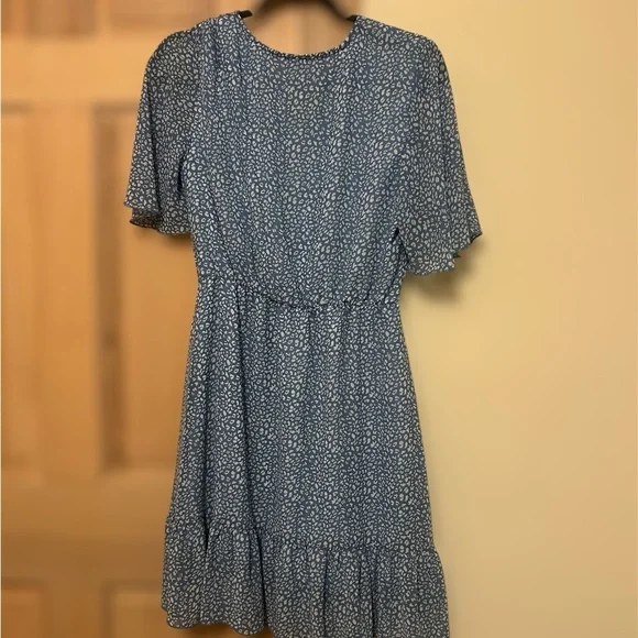 Gray V-Neck Flutter Sleeve Midi Dress - Picture 3 of 3